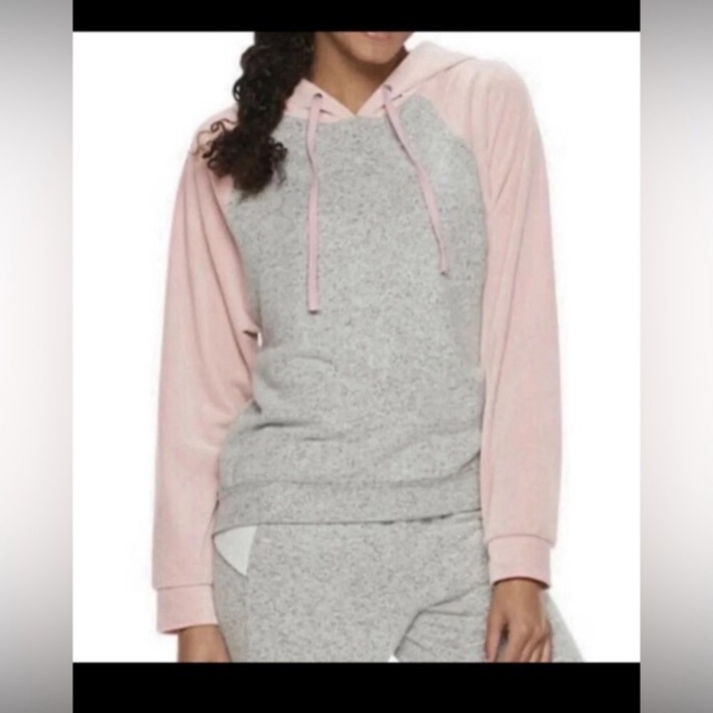 NWT Juniors' Size XL (13) 
Pink Republic Velour Pullover Hoodie